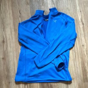 ARC'TERYX pullover size large. Good condition